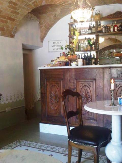 Dimora San Sebastiano Bed & Breakfast Neive Bagian luar foto