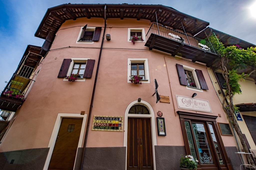 Dimora San Sebastiano Bed & Breakfast Neive Bagian luar foto